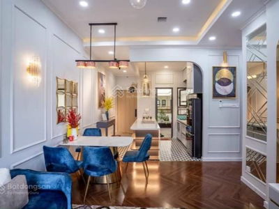 Topaz Twins, Vietnam Topaz Twins, Vietnam