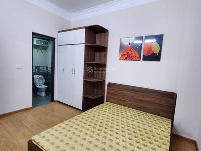 Me Tri Street, Vietnam Me Tri Street, Vietnam