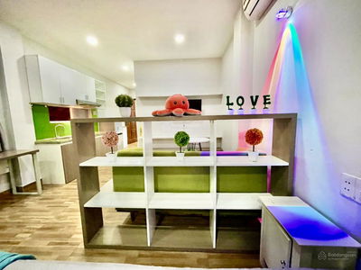 Ben Van Don Street, Vietnam Ben Van Don Street, Vietnam