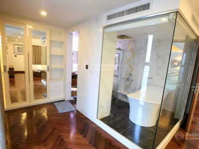 Hoang Thanh Tower, Vietnam Hoang Thanh Tower, Vietnam