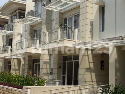 Housing in Jakarta, Indonesia  Housing in Jakarta, Indonesia