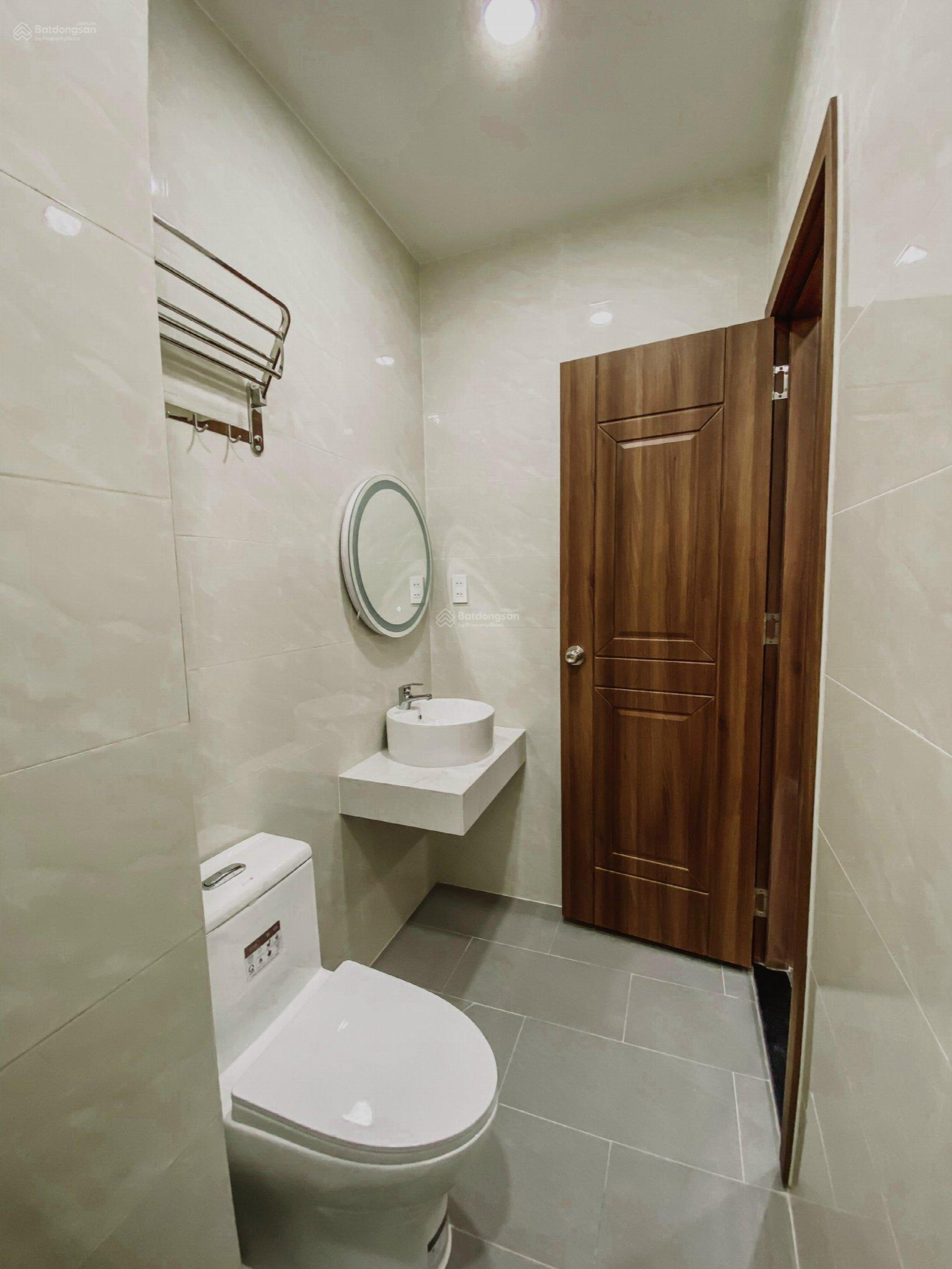 Cach Mang Thang Tam Street, Vietnam Cach Mang Thang Tam Street, Vietnam