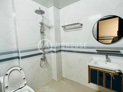 Dang Thuy Tram Street, Vietnam Dang Thuy Tram Street, Vietnam