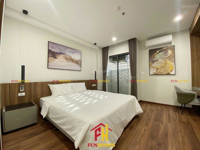 Hong Tien Street, Vietnam Hong Tien Street, Vietnam