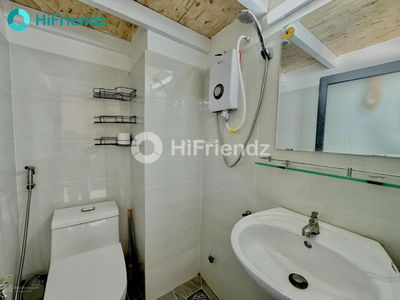 Bui Dinh Tuy Street, Vietnam Bui Dinh Tuy Street, Vietnam