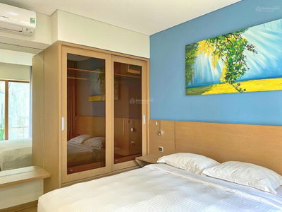 Mai Chi Tho Street, Vietnam Mai Chi Tho Street, Vietnam