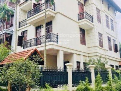 Hoang Cau Street, Vietnam Hoang Cau Street, Vietnam