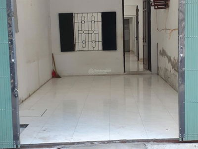 Lac Long Quan Street, Vietnam  Lac Long Quan Street, Vietnam