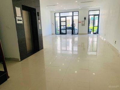 Ham Nghi Street, Vietnam Ham Nghi Street, Vietnam