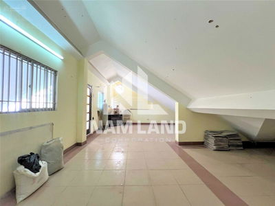 Tran Nao Street, Vietnam  Tran Nao Street, Vietnam