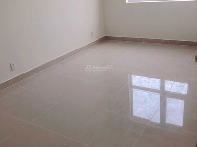 Topaz Elite, Vietnam Topaz Elite, Vietnam