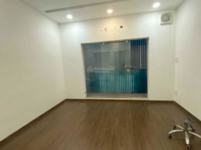 Van Kiep Street, Vietnam  Van Kiep Street, Vietnam