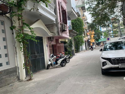 Chua Lang Street, Vietnam Chua Lang Street, Vietnam