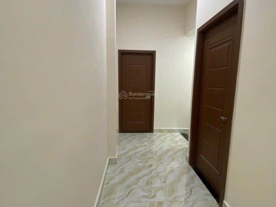 Do Xuan Hop Street, Vietnam  Do Xuan Hop Street, Vietnam