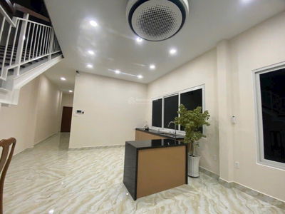 Do Xuan Hop Street, Vietnam  Do Xuan Hop Street, Vietnam