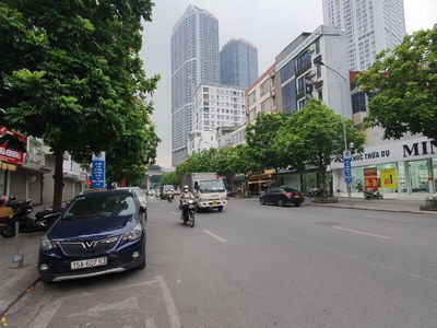 Khuc Thua Du Street, Vietnam  Khuc Thua Du Street, Vietnam