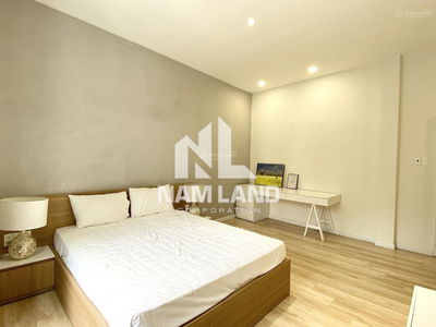 Nguyen Van Huong Street, Vietnam Nguyen Van Huong Street, Vietnam