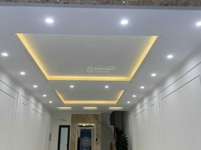 Nguyen Hong Street, Vietnam Nguyen Hong Street, Vietnam