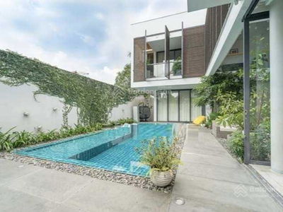 Nguyen Van Huong Street, Vietnam Nguyen Van Huong Street, Vietnam