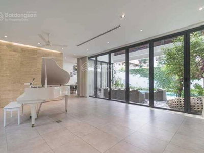 Nguyen Van Huong Street, Vietnam Nguyen Van Huong Street, Vietnam