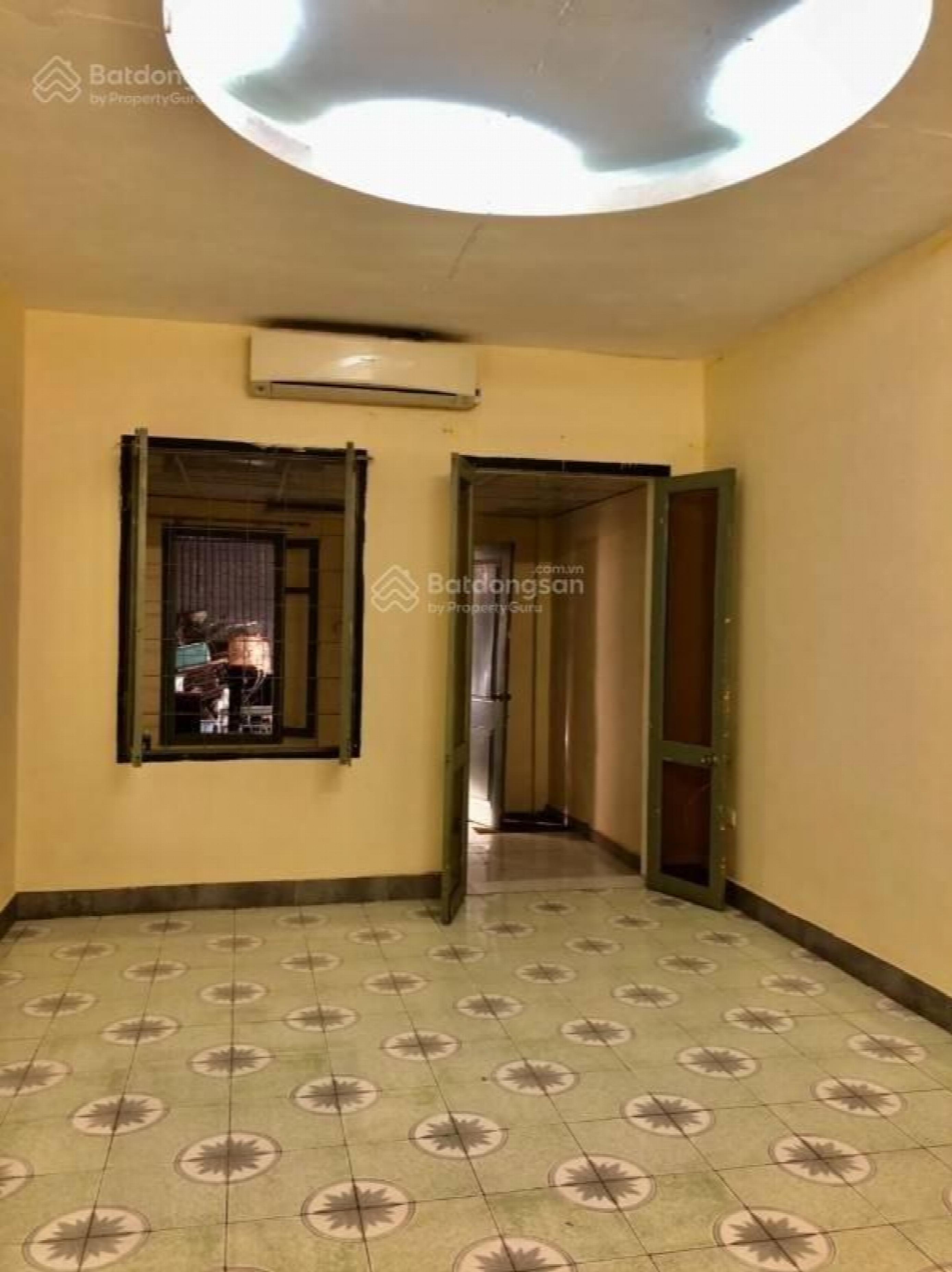 Nguyen Hong Street, Vietnam Nguyen Hong Street, Vietnam