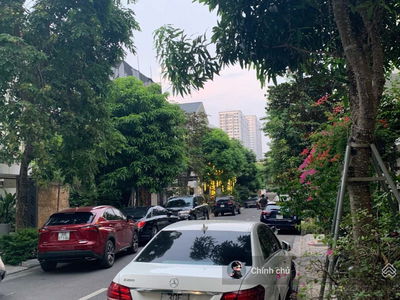 Hoang Dao Thuy Street, Vietnam Hoang Dao Thuy Street, Vietnam