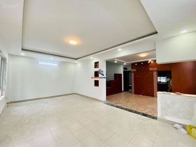 Song Hanh Street, Vietnam Song Hanh Street, Vietnam