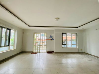 Song Hanh Street, Vietnam Song Hanh Street, Vietnam