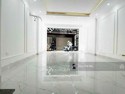 Nguyen Chi Thanh Street, Vietnam Nguyen Chi Thanh Street, Vietnam