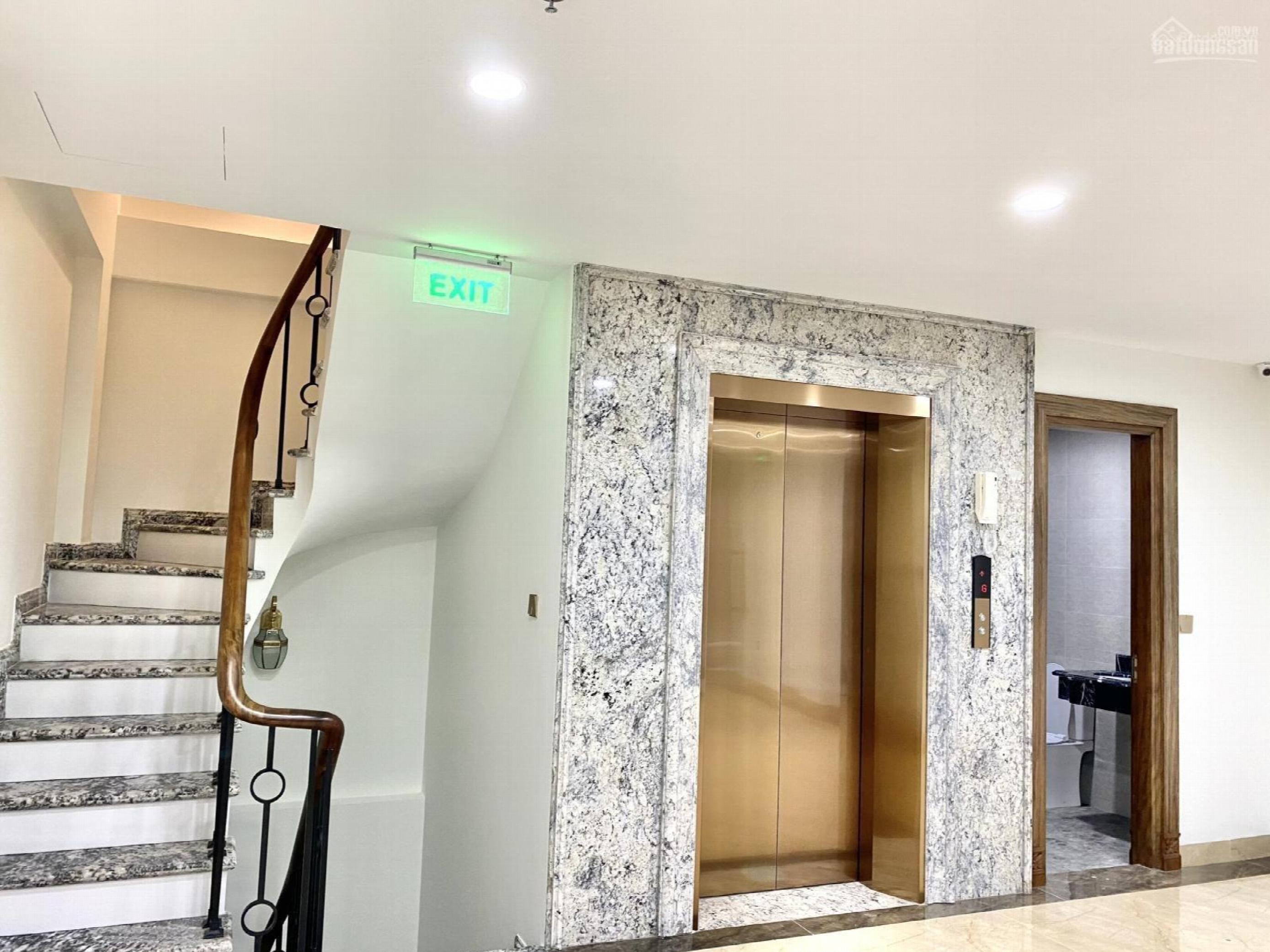 Ton Duc Thang Street, Vietnam Ton Duc Thang Street, Vietnam