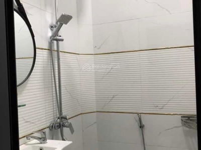 Lac Long Quan Street, Vietnam  Lac Long Quan Street, Vietnam