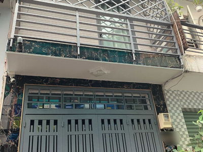 Lac Long Quan Street, Vietnam Lac Long Quan Street, Vietnam