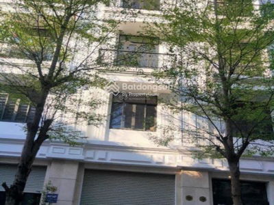 Xuan La Street, Vietnam Xuan La Street, Vietnam