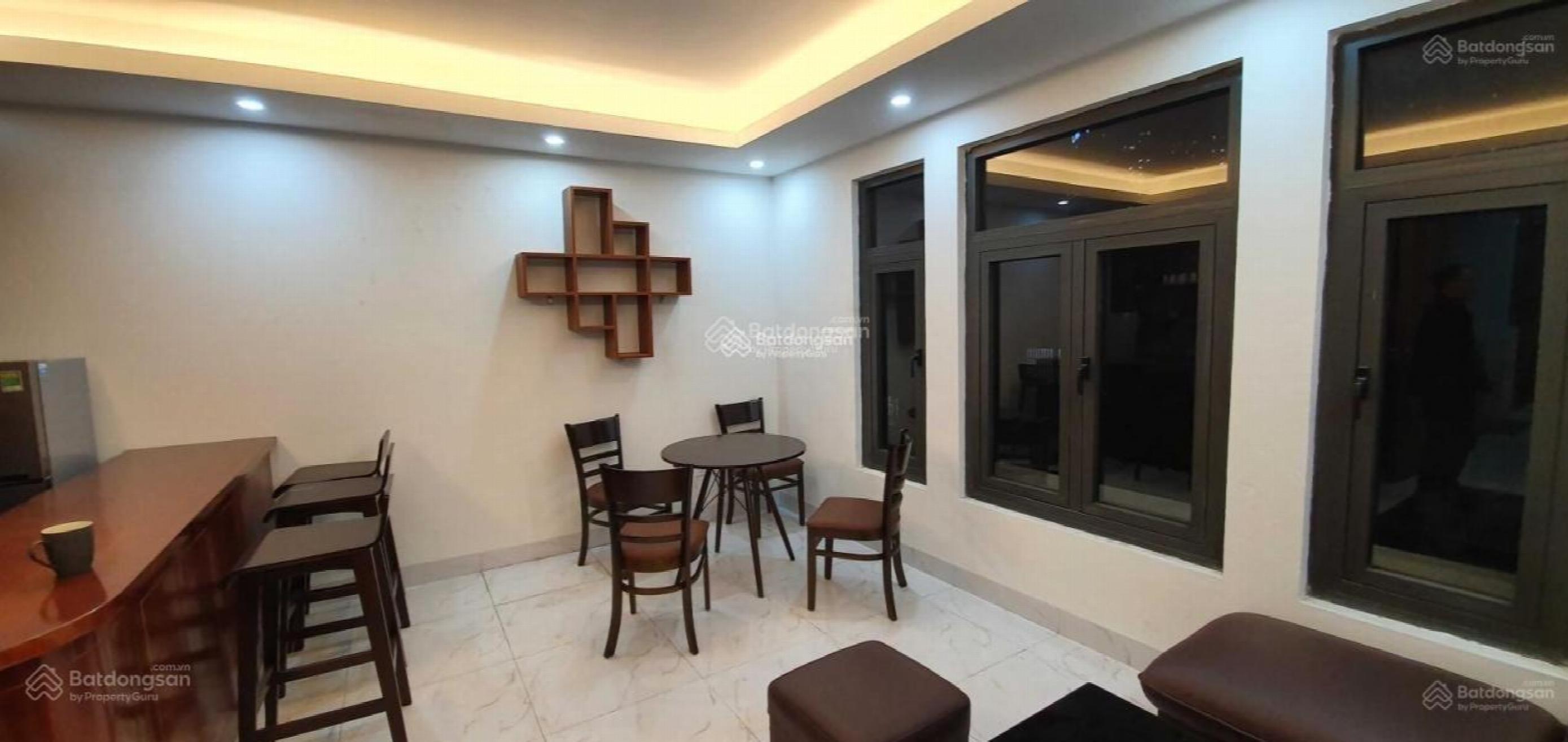 Xuan La Street, Vietnam Xuan La Street, Vietnam