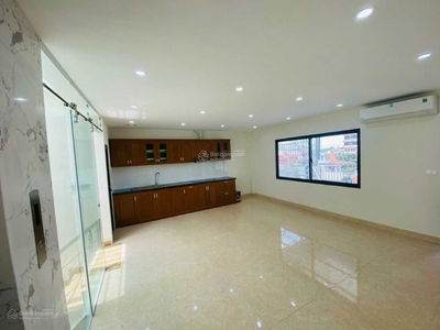 Lac Long Quan Street, Vietnam Lac Long Quan Street, Vietnam