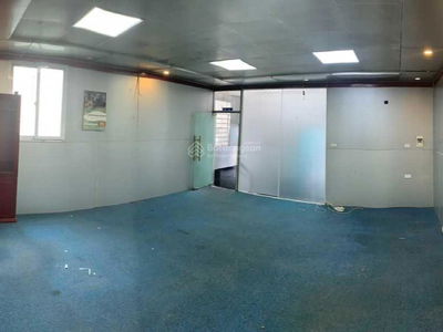 Xuan La Street, Vietnam Xuan La Street, Vietnam