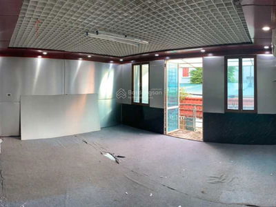 Xuan La Street, Vietnam Xuan La Street, Vietnam