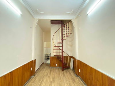 Nguyen Kiem Street, Vietnam  Nguyen Kiem Street, Vietnam