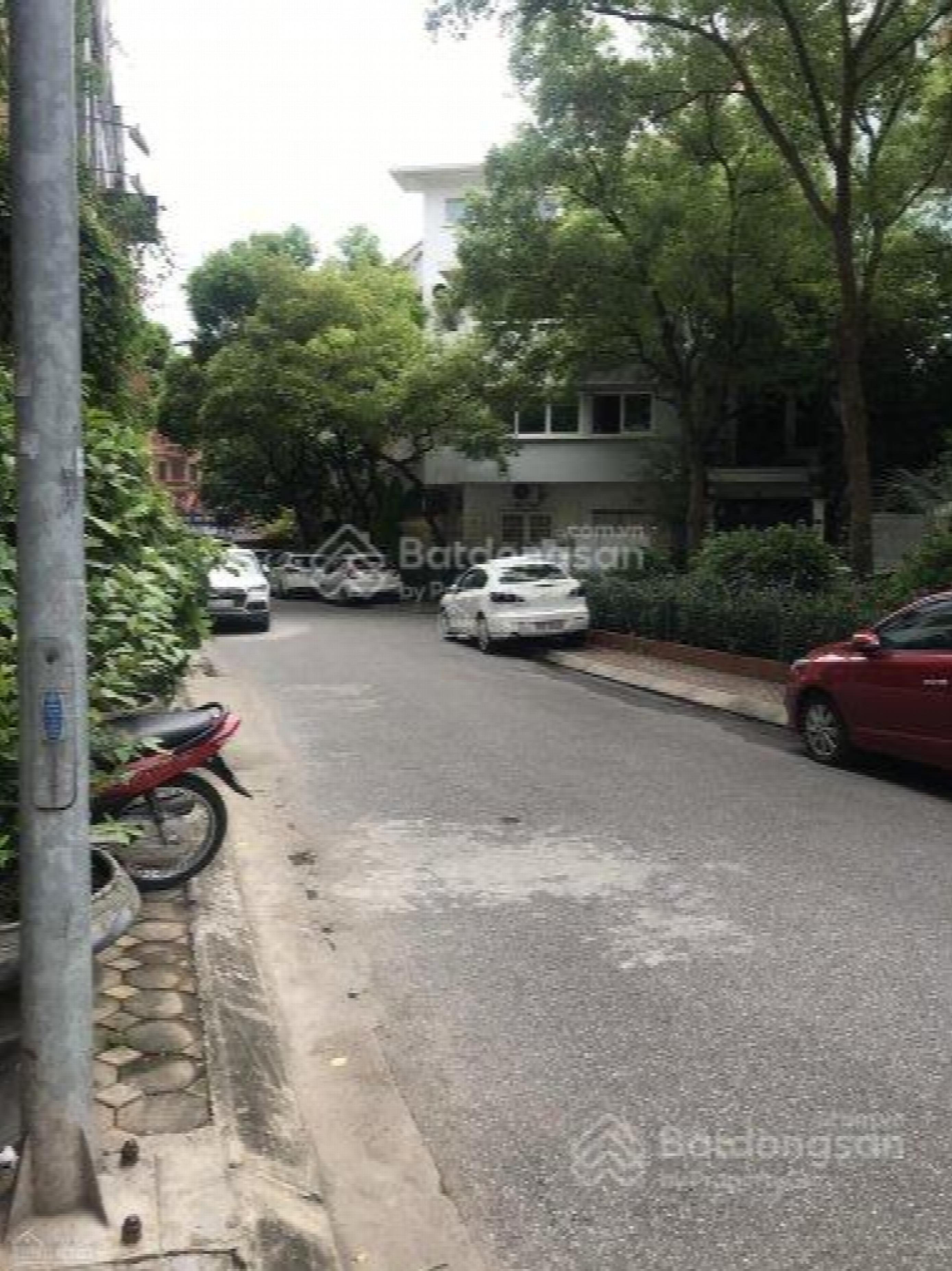 Hoang Hoa Tham Street, Vietnam Hoang Hoa Tham Street, Vietnam