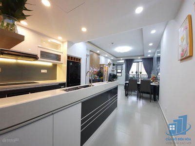 Topaz Twins, Vietnam Topaz Twins, Vietnam