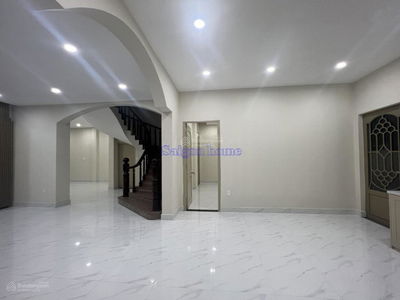 Tran Nao Street, Vietnam  Tran Nao Street, Vietnam