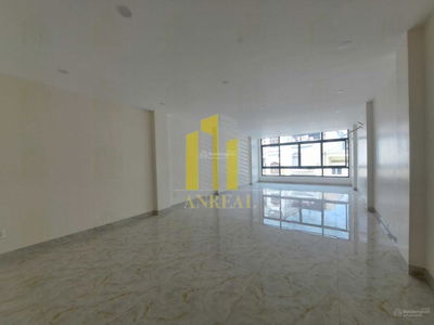 Tran Luu Street, Vietnam  Tran Luu Street, Vietnam