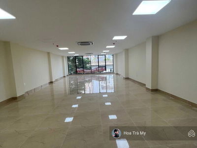 Hoang Cau Street, Vietnam Hoang Cau Street, Vietnam