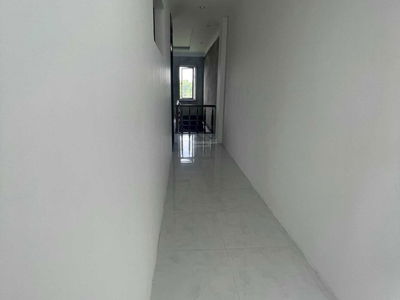 Bald Street 11, Vietnam  Bald Street 11, Vietnam