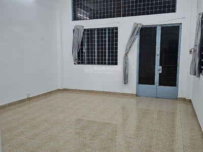 Ba Hat Street, Vietnam Ba Hat Street, Vietnam