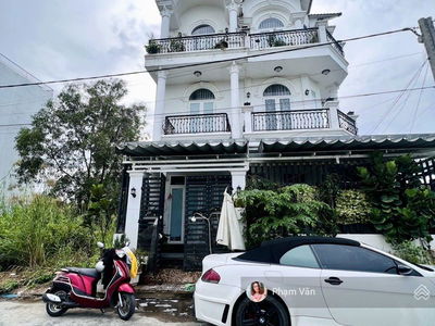 Truong Luu Street, Vietnam  Truong Luu Street, Vietnam