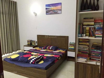 Nguyen Tat Thanh Street, Vietnam  Nguyen Tat Thanh Street, Vietnam