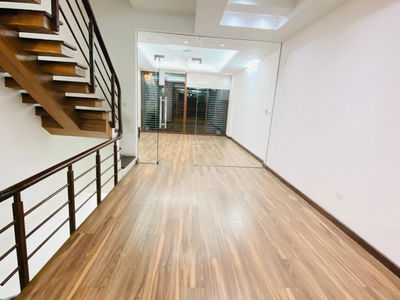 Trung Kinh Street, Vietnam Trung Kinh Street, Vietnam