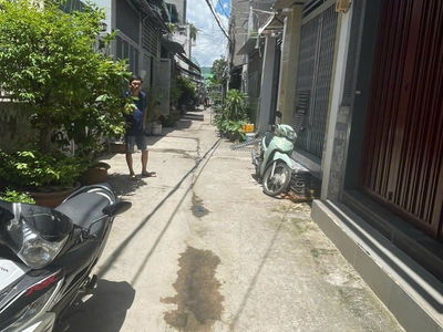 Le Duc Tho Street, Vietnam Le Duc Tho Street, Vietnam