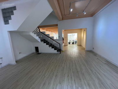 Nguyen Thi Thap Street, Vietnam  Nguyen Thi Thap Street, Vietnam